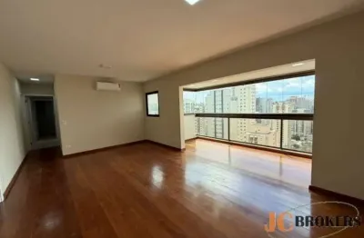 Apartamento reformado com 118 m² de área útil, 3 dormitórios sendo 1 suíte, 2 vagas