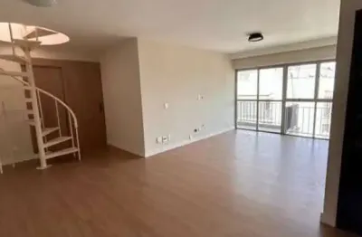 Cobertura duplex com 260m² de área útil, 3 dormitórios sendo 1 suíte, 2 vagas