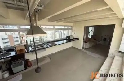 Cobertura duplex reformada com 213m² de área útil, 3 suítes, 2 vagas