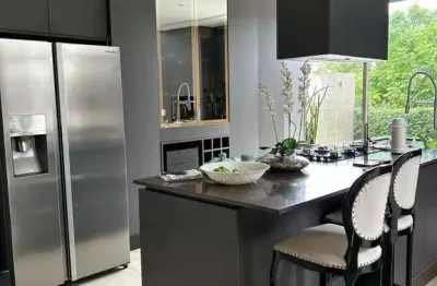 Imóvel para aluguel tem 390 metros quadrados com 4 quartos em alphaville