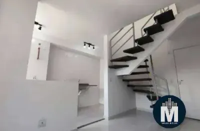 Cobertura duplex com 3 quartos, 1 suíte, área externa com churrasqueira