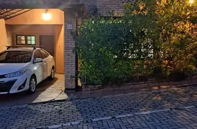 Casa triplex á venda, área total 379m², 3 dorms, suíte, 2 vagas - granja