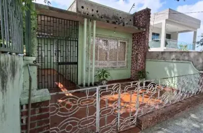 Casa com 4 quartos à venda na Praça 14 de Janeiro, Manaus  por R$ 870.000