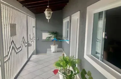Casa térrea c/ 2 dorms sendo 1 suíte, edícula c/ 3 cômodos, bairro vila maringa