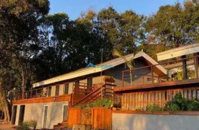 Excelente casa no chácara malota , com 2.422 m² de a/t e 520 m² de a/c com piscina e muita natureza