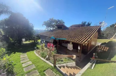 Chácara a venda com 2 casas independentes, total de 1.000 m², campo limpo paulista