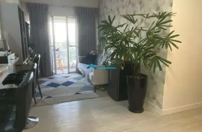 Apartamento mobiliado c/ 3 dorms, andar alto e repleto de armários, cond bosque dos juritis