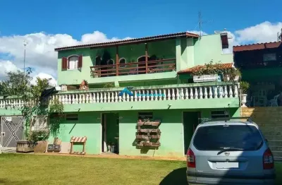 Casa a venda c/ 3 dorms, total de 500 m², área externa com piscina e campo, bairro colônia jundiaí