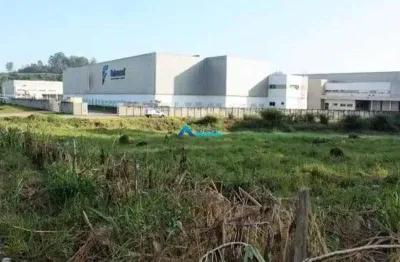 Lote de 10.400 m², relativamente plano, localizado no distrito industrial de jundiaí.