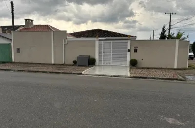 Casa à venda na Rua Terezina, 1139, Cajuru, Curitiba