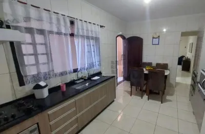 Casa com 3 quartos à venda na Rua Homero Malinverno, 1, Residencial União, São José dos Campos