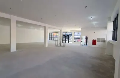 Prédio Comercial para Locação, 1613 m² de área construída e 550m2 de terreno. Com localização privilegiada, prédio de esquina, venha conferir e fazer um grande negócio!
