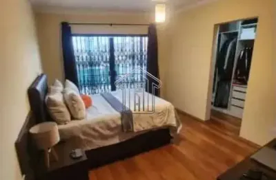 Casa (Sobrado) para Venda, 3 dorm(s), 1 suite(s), 2 vaga(s), 181 m². Venha conferir este excelente sobrado!