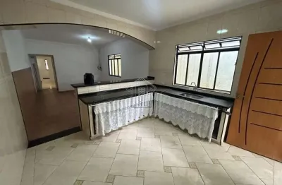 São duas Casas  para Venda no bairro Assunção, Casa térrea conta com  2 dorm, 2 vagas, 214,86 m, 140,42 m Casa de cima com 3 Dorm, Sala, Cozinha e área de serviços.