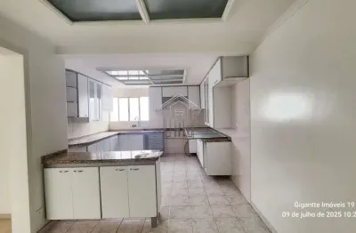 Casa (Sobrado) para Venda, 3 dorm(s), 1 suite(s), 3 vaga(s), 224 m²