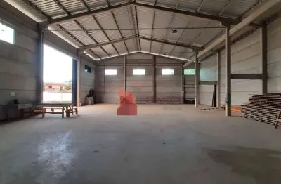 Locação: galpão com pátio para transporte de cargas pesadas.
