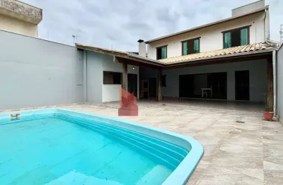 Locação: casa de 250m², com 4 dormitórios e piscina - são joão, itajaí/sc