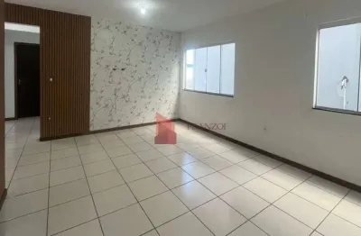 LOCAÇÃO: Apartamento SEM MOBÍLIA e com 3 dormitórios e 1 vaga de garagem no Centro de Itajaí