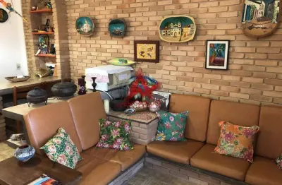 pSOBRADO A VENDA COM 02 DORMITÓRIOS NO LÁZARO - UBATUBA - SP/p