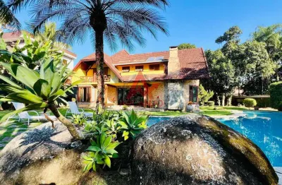 Casa a venda em ubatuba com 4 suítes região central