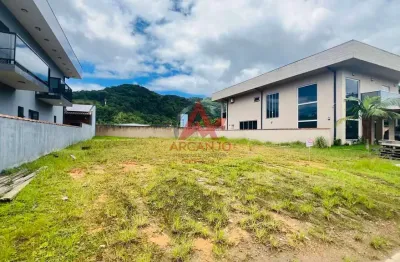 Terreno com 500m² pronto para construir em condomínio fechado