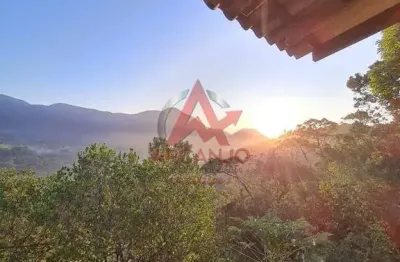 Chalé rústico a venda no alto de itamambuca com vista maravilhosa