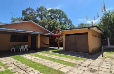 Casa à venda na praia do estaleiro (ubatumirim) em ubatuba/sp.
