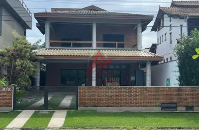 Casa a venda em condominio fechado na praia da lagoinha com 04 suites de frente para o mar