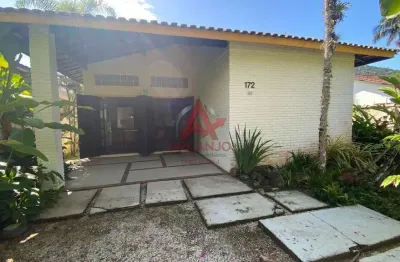 Casa em condominio fechado na praia da lagoinha com 05 dormitorios proximo ao mar