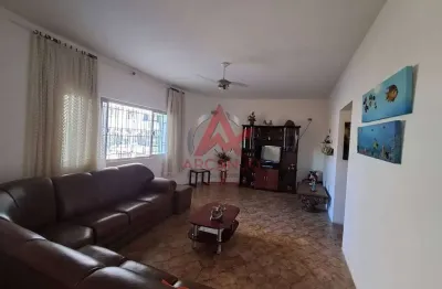 pCasa à  venda com 03 dormitórios , 03 banheiros , no bairro do Itagua em Ubatuba/p