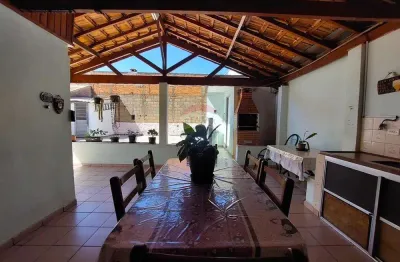 Casa à venda no bairro cidade nova, com 3 quartos, 250m² de terreno