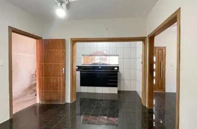 Casa para locação no jardim thelja com 3 quartos sendo 1 suíte e uma edícula!