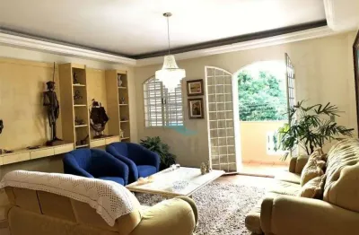 Casa com 5 quartos à venda na Rua Professor Júlio Estrella Moreira, 760, Canaã, Londrina