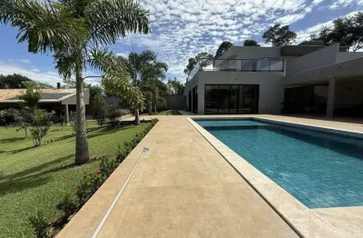 Casa com 4 quartos à venda na Rua Camboriú, 2131, Chácara Santa Maria, Cambé