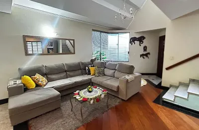 Casa com 4 quartos à venda na Rua João Ramalho, 426, Sabará I, Londrina