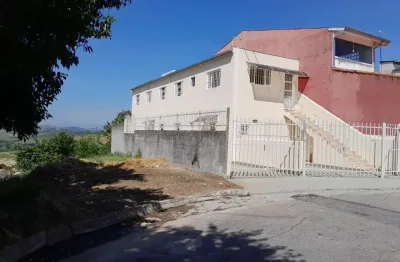 Prédio novo com 2 residências independentes tipo apto e com 3 quartos cada