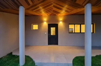 SOBRADO PORTAL DA SERRA Descrição do imóvel: Sobrado de alto padrão com 4 dormitórios, escritório, piscina, com os seguintes ambientes: