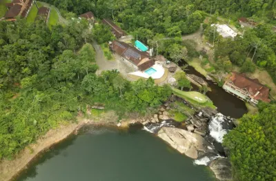 OPORTUNIDADE ÚNICA EM PARAIBUNA!   Imagine uma pousada em meio à natureza, com 400 hectares de pura tranquilidade,