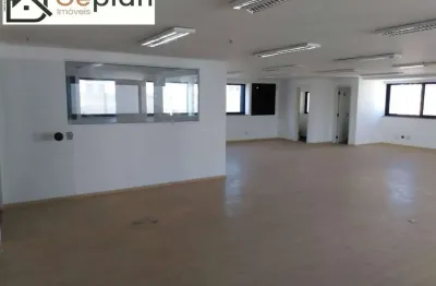 Excelente conjunto comercial, sala de 130m, 4 banheiros e 4 vagas.