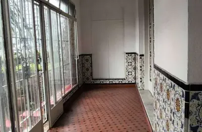 Excelente ap. com 300m² c/4 dorms, sala 3 amb. edícula, 8 vagas