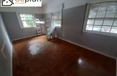 Excelente casa no cambuci c/2 dorms, sala, coz, banh, 2 vagas, 160m²