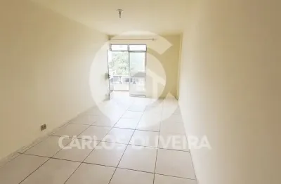Amplo apartamento de 2 quartos com dependência 70m² bairro piedade rj
