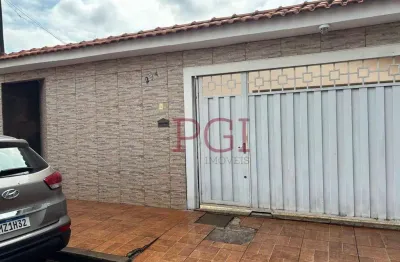 Vendo casa jardim helena 3quartos ,garagem para 5 carros otima localização na zona leste próximo a escolas, supermercados, farmácias e rodovias.