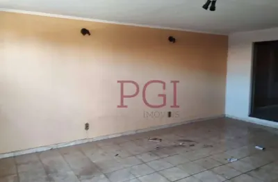 Vendo casa no jose sampaio , três qurtos sendo uma suíte , garagem para dois carros com edícula nos fundos
