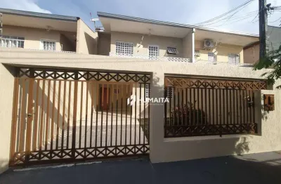 Sobrado com 3 dormitórios para alugar, 140 m² por r$ 2.500,00/mês - jardim guararapes - londrina/pr
