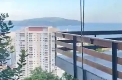 Impressionante mansão no santa teresinha, marapé - santos-sp, com 3 quartos, 1 suíte, 3 salas, 6 banheiros, 3 vagas e 1.000m².
