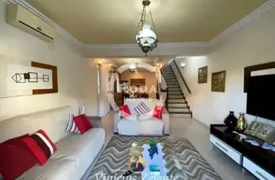 Imperdível: casa à venda em santos-sp, no embaré, com 5 quartos, 3 suítes, 3 salas e muito mais!