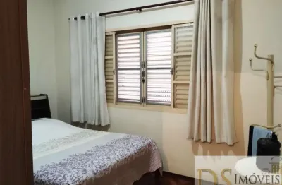 Casa no centro de itu, sp   casa residencial / comercial para venda no centro de itu 3 dormitórios, sala, cozinha, 1 banheiro e lavanderia.  área cons