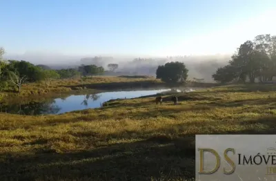 Sítio na cidade de porto feliz/sp, com 3,3 alqueires, água, luz, lago, campo de futebol, casa de caseiro, casa sede com 3 dormitórios, piscina e etc