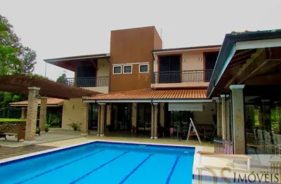 Excelente fazenda a venda em tatuí-sp, com 38 alqueires, 2 cocheiras com 42 baias, casa sede com piscina e 2 casas caseiro